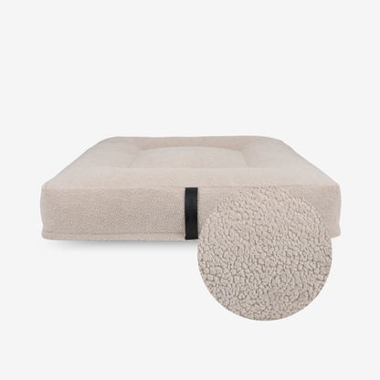 Cover Quadratisches Hundekissen –  RePET Teddy in Beige